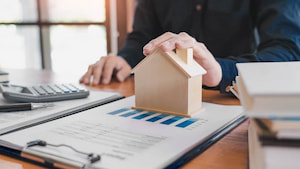 מוכרים נכס? זו הסיבה שכדאי לכם להתייעץ עם שמאי - תמונת אווירה